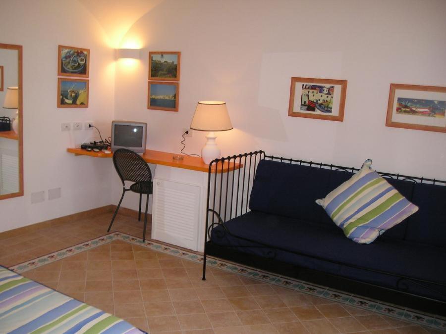 Agenzia Isotur Villa Olimpia Ponza Extérieur photo